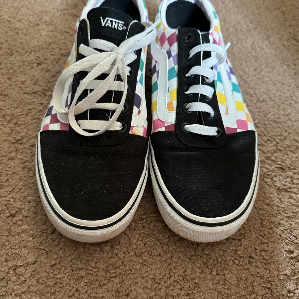 Vans woman’s  Checkerboard Low-Top Sneakers in Black with Multicolor Check